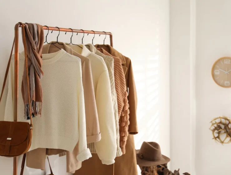 Minimalist capsule wardrobe for working moms