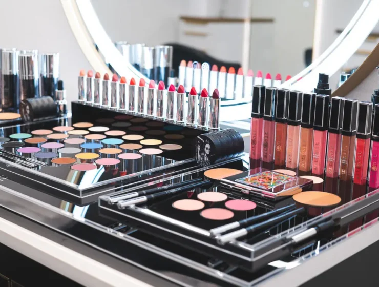 Must-have tools for a beginner makeup artist kit