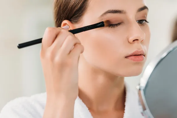 Common makeup mistakes that cause breakouts