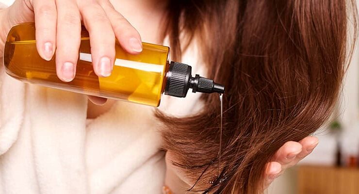 How to treat oily scalp naturally at home